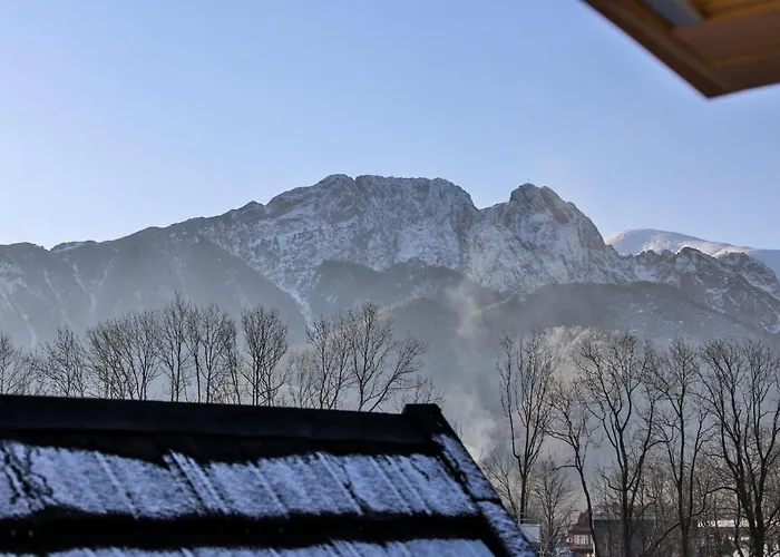 威拉纳罗尼酒店 *