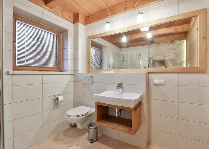 威拉纳罗尼酒店 *