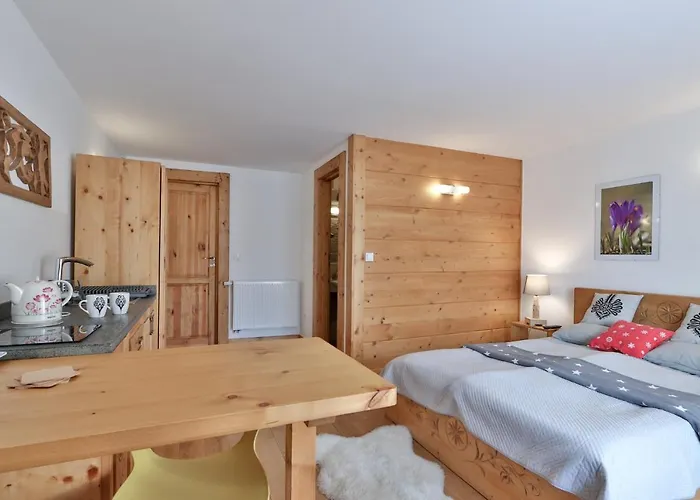 威拉纳罗尼酒店 *