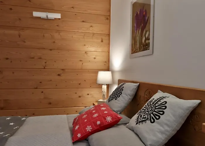 威拉纳罗尼酒店 *