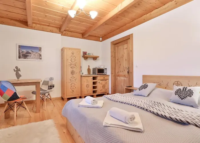 威拉纳罗尼酒店 公寓 *