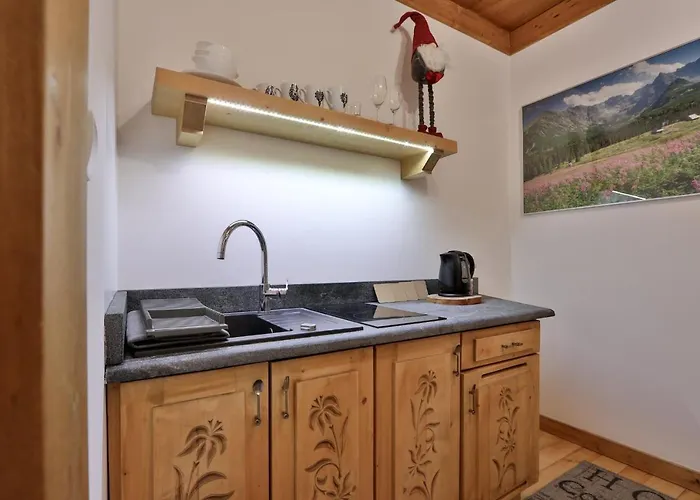 威拉纳罗尼酒店 公寓 *